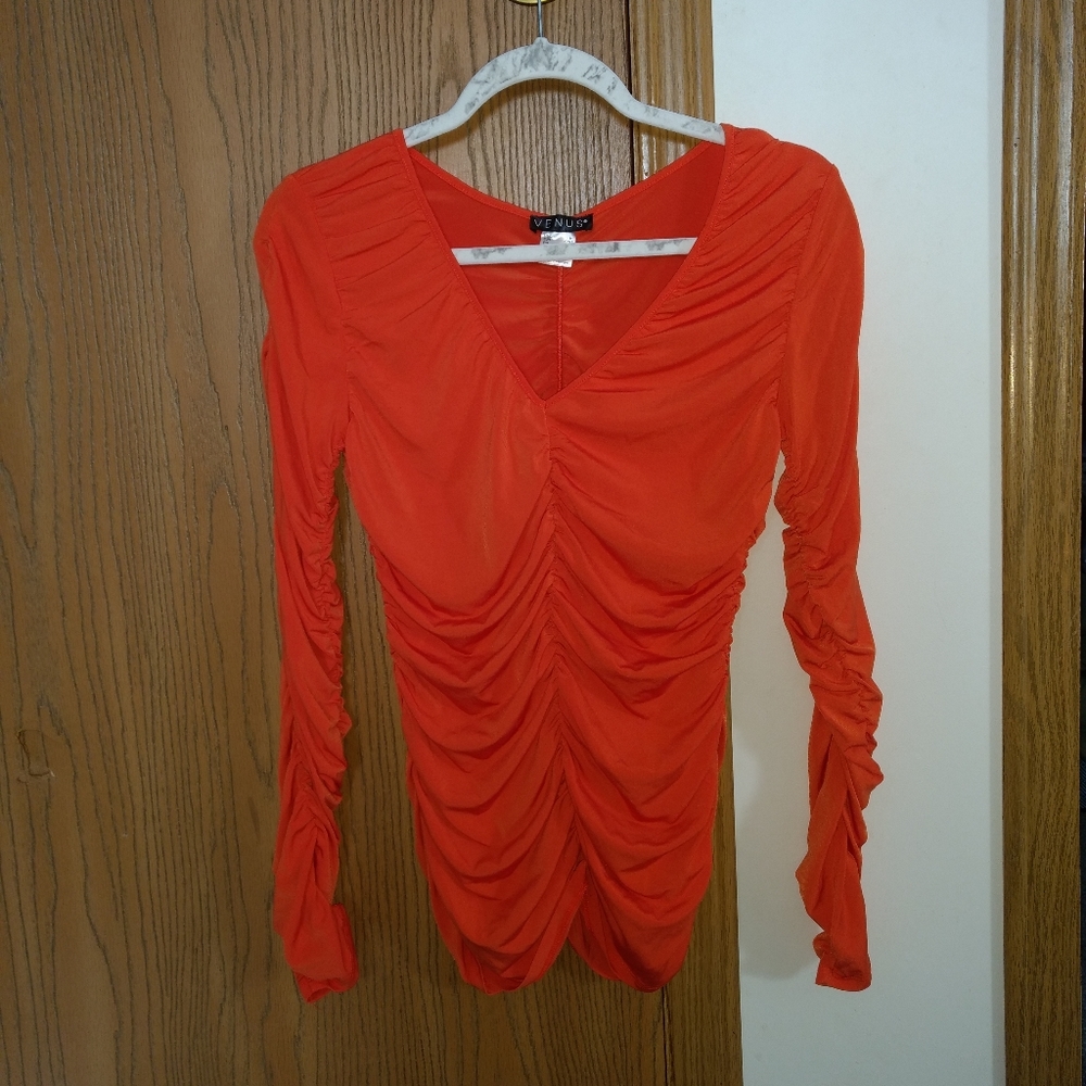 Like new Venus ruched top